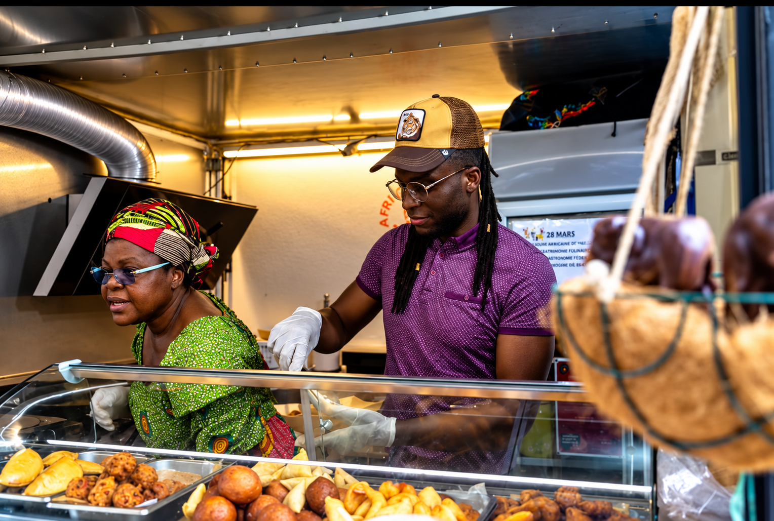 La maman et son fils au stand Africa’Touch